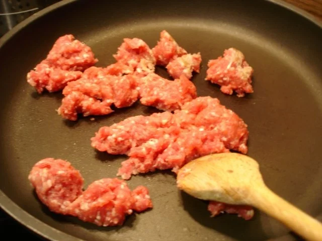 Rezept: Mett-Zwiebel-Champignon-Pizza Bild Nr. 8 Mett-Zwiebel-Champignon-Pizza - Rezept - Bild Nr. 8