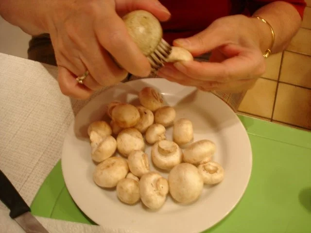 Rezept: Mett-Zwiebel-Champignon-Pizza Bild Nr. 5 Mett-Zwiebel-Champignon-Pizza - Rezept - Bild Nr. 5