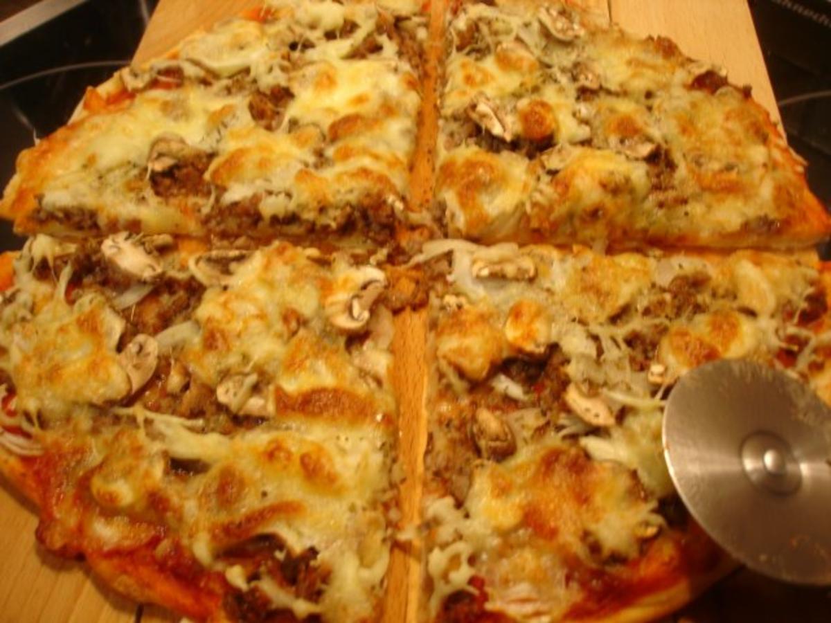 Mett-Zwiebel-Champignon-Pizza - Rezept - Bild Nr. 24