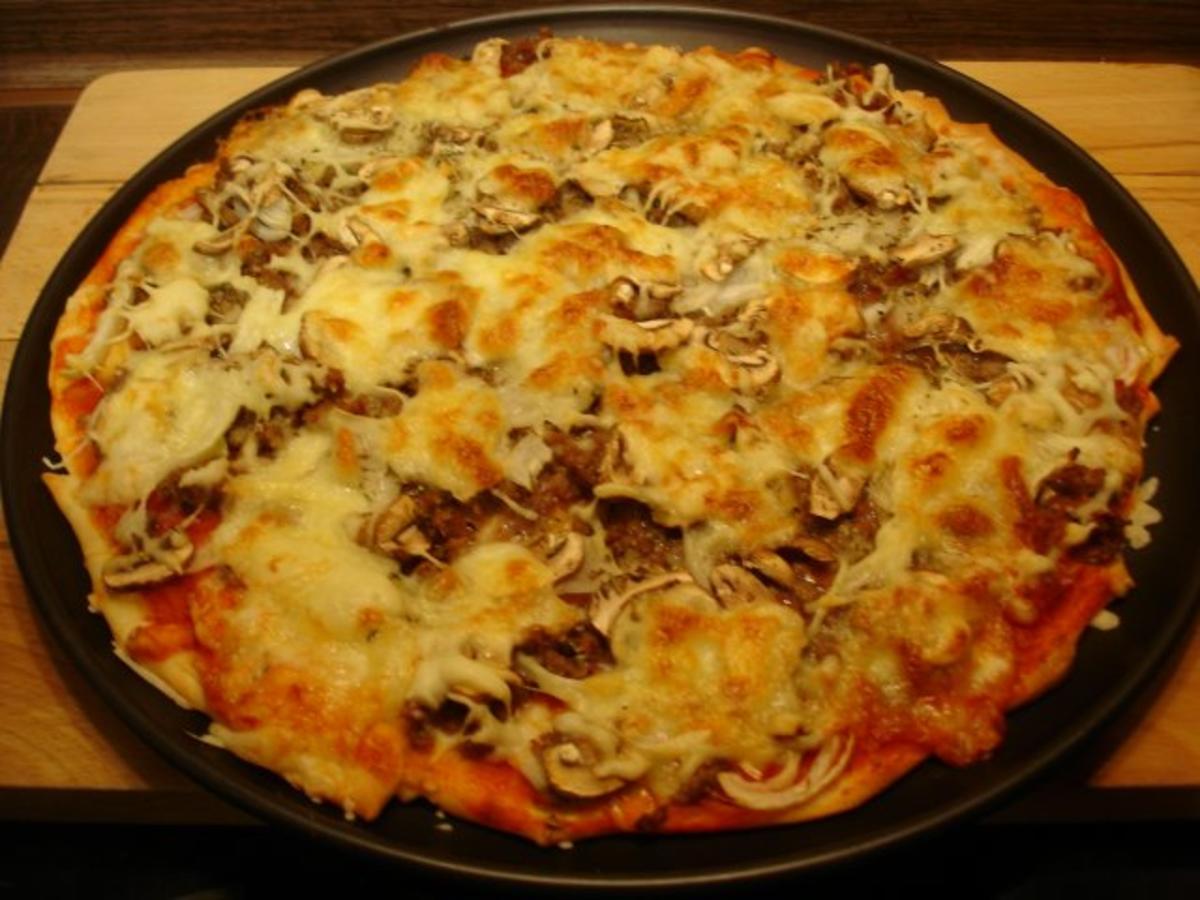 Mett-Zwiebel-Champignon-Pizza - Rezept - Bild Nr. 25