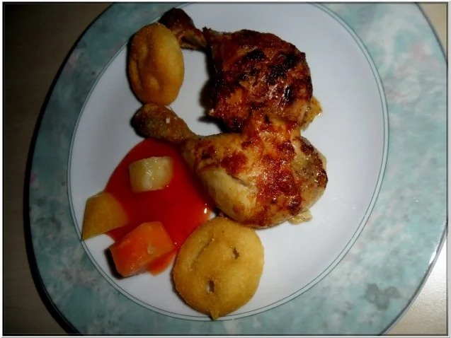 Knuspriges Hendl mit süß-saurer Sauce, dazu Smilies - Rezept