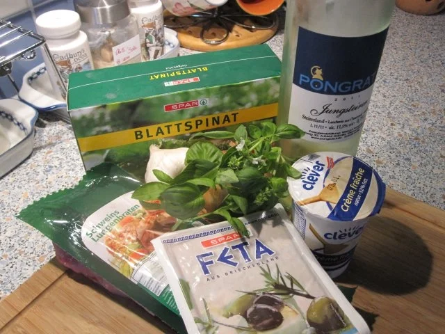 Schweinslungenbraten mit Blattspinat-Schafskäsefüllung in pikanter Weißweinsauce - Rezept