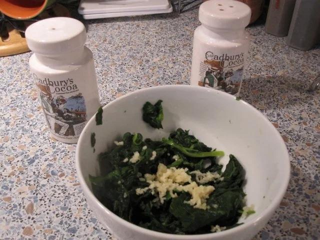 Schweinslungenbraten mit Blattspinat-Schafskäsefüllung in pikanter Weißweinsauce - Rezept - Bild Nr. 2