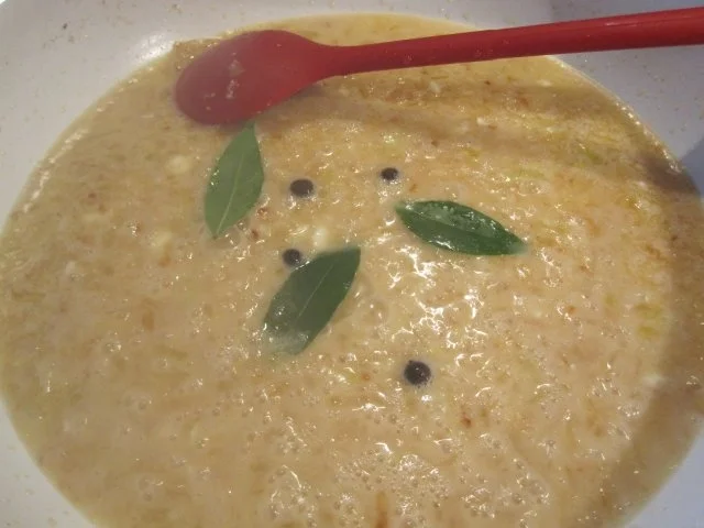 Schweinslungenbraten mit Blattspinat-Schafskäsefüllung in pikanter Weißweinsauce - Rezept - Bild Nr. 9