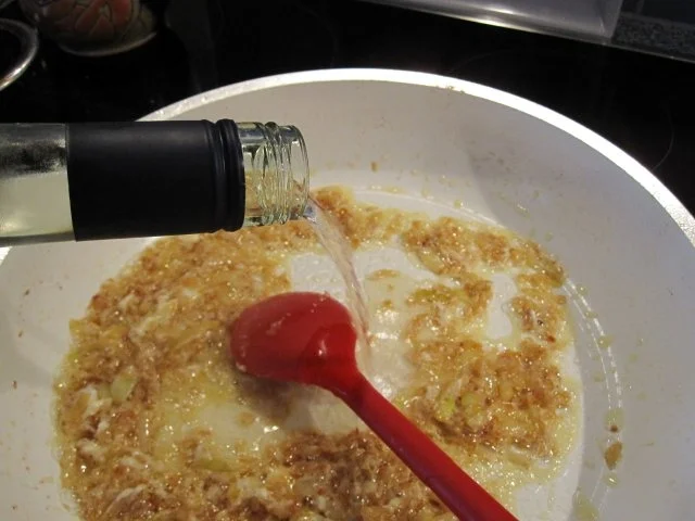 Schweinslungenbraten mit Blattspinat-Schafskäsefüllung in pikanter Weißweinsauce - Rezept - Bild Nr. 7