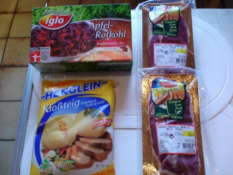 Barbarie Entenbrustfilet mit Rotweinsauce, Apfel-Rotkohl und ...