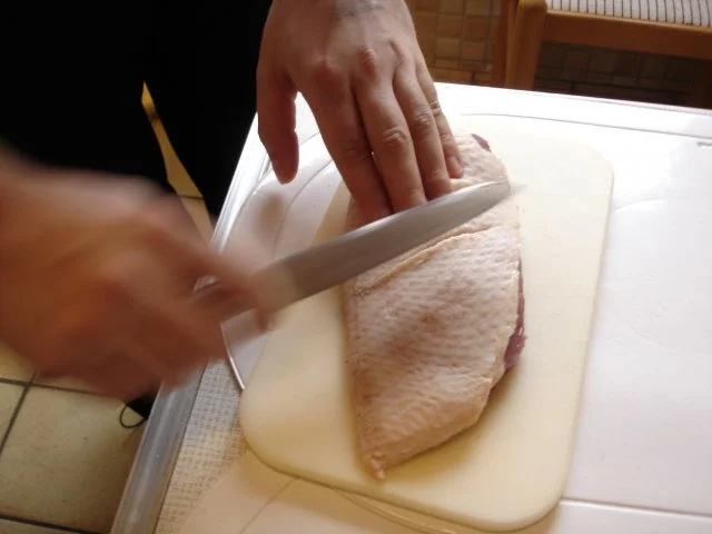 Barbarie Entenbrustfilet mit Rotweinsauce, Apfel-Rotkohl und fränkischen Knödeln - Rezept - Bild Nr. 8