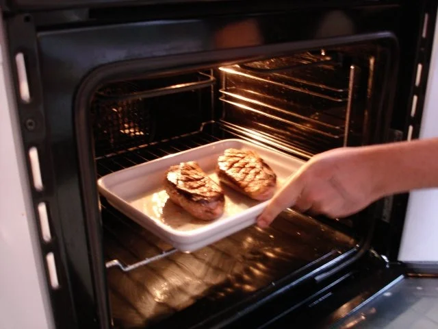 Barbarie Entenbrustfilet mit Rotweinsauce, Apfel-Rotkohl und fränkischen Knödeln - Rezept - Bild Nr. 19