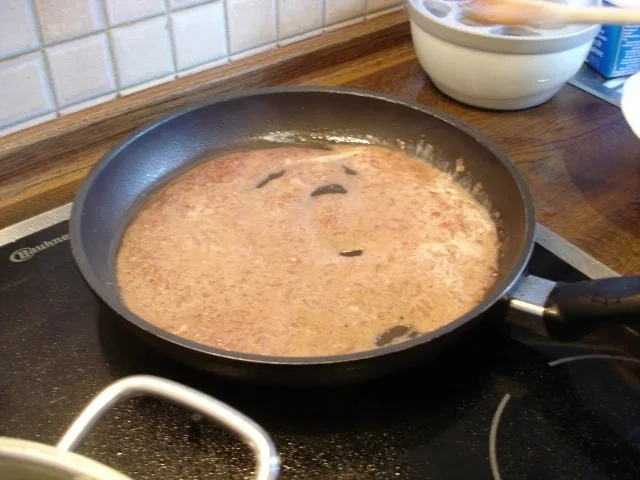 Barbarie Entenbrustfilet mit Rotweinsauce, Apfel-Rotkohl und fränkischen Knödeln - Rezept - Bild Nr. 27