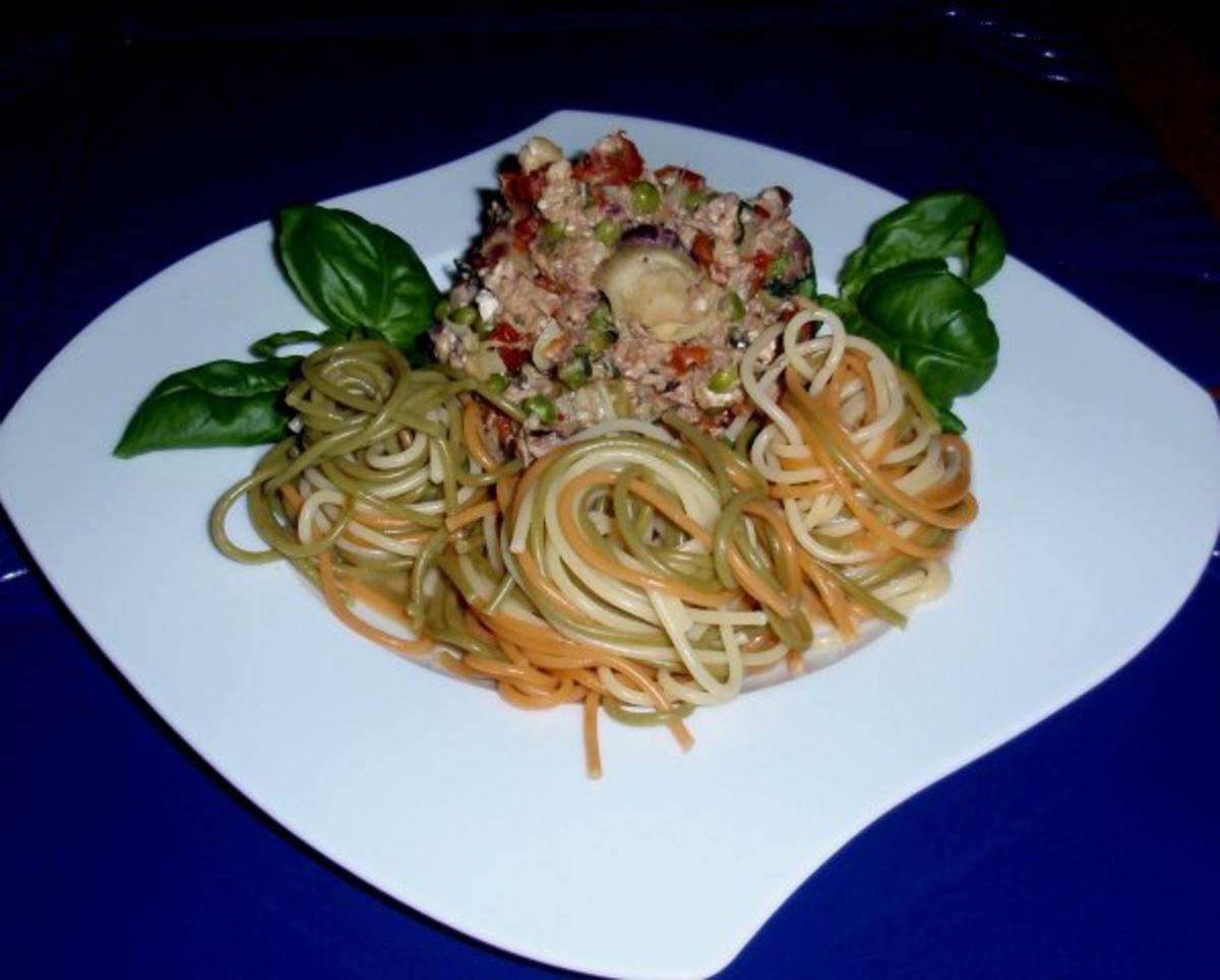 Spaghetti Tricolore mit (m)einer Thunfisch-Sauce - Rezept
