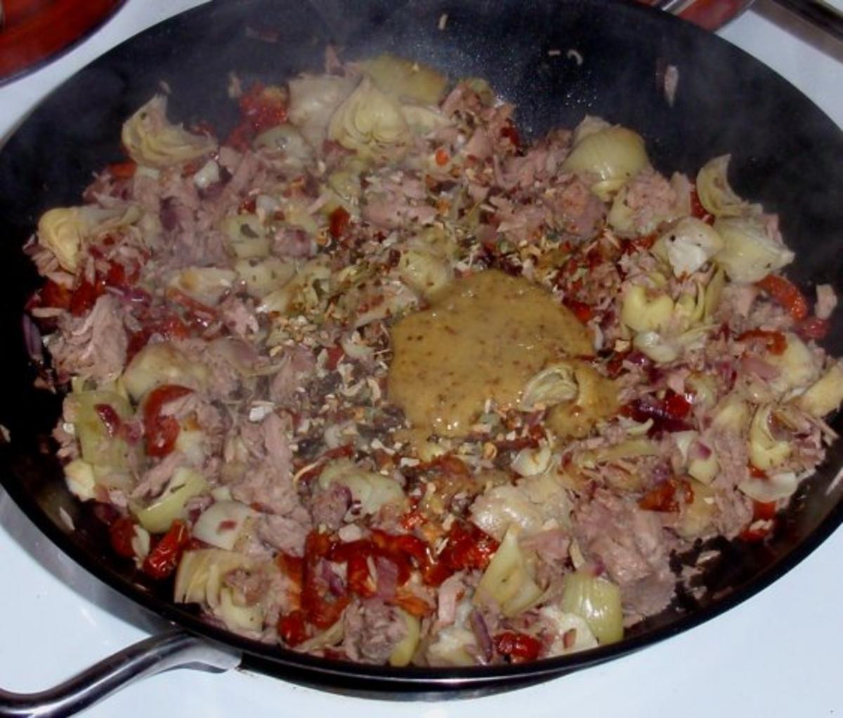 Spaghetti Tricolore mit (m)einer Thunfisch-Sauce - Rezept - Bild Nr. 7