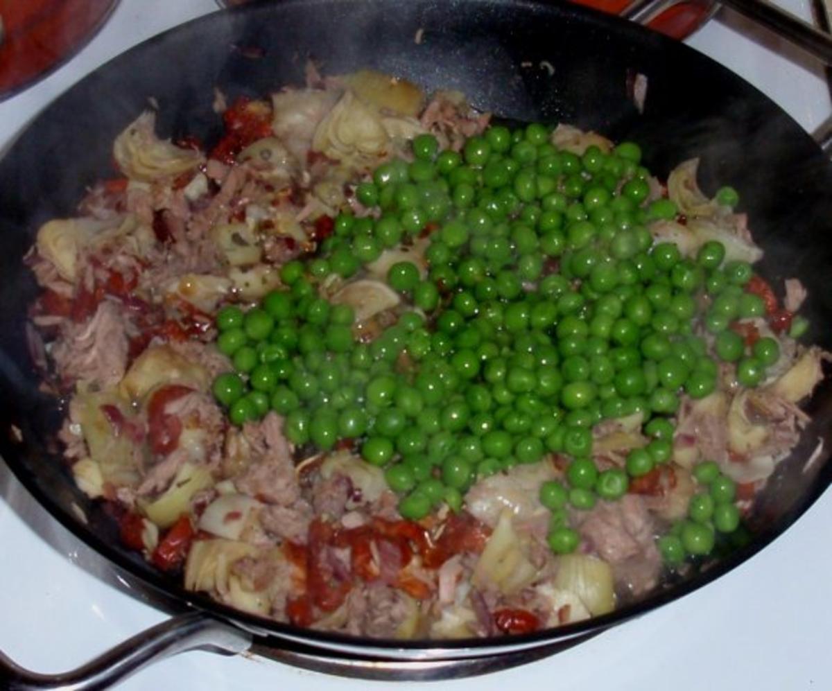 Spaghetti Tricolore mit (m)einer Thunfisch-Sauce - Rezept - Bild Nr. 8