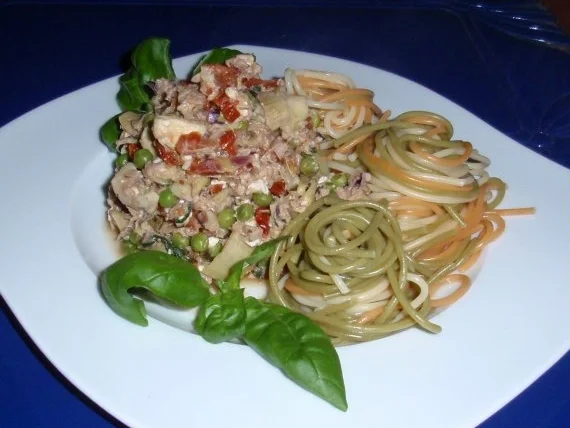 Spaghetti Tricolore mit (m)einer Thunfisch-Sauce - Rezept - Bild Nr. 12
