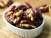 Rezept: Fingerfood: Dattel-Walnuร-Happen Bild Nr. 2 Fingerfood: Dattel-Walnuร-Happen - Rezept - Bild Nr. 2