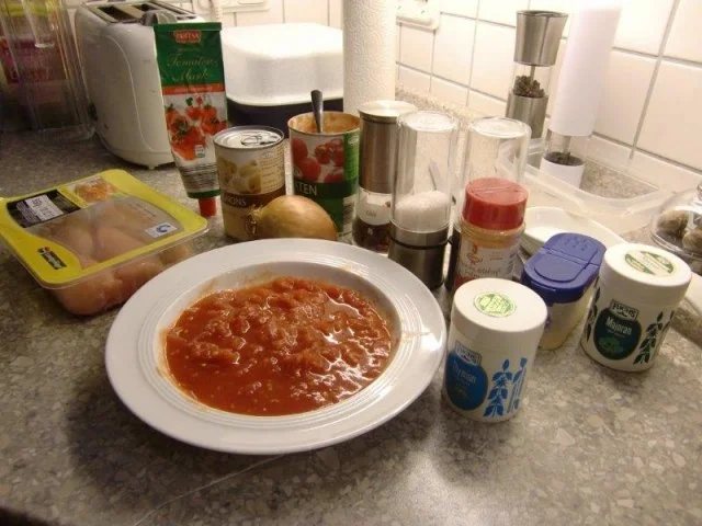 Rezept: Hähnchenbrust in Tomatensoße Hähnchenbrust in Tomatensoße - Rezept