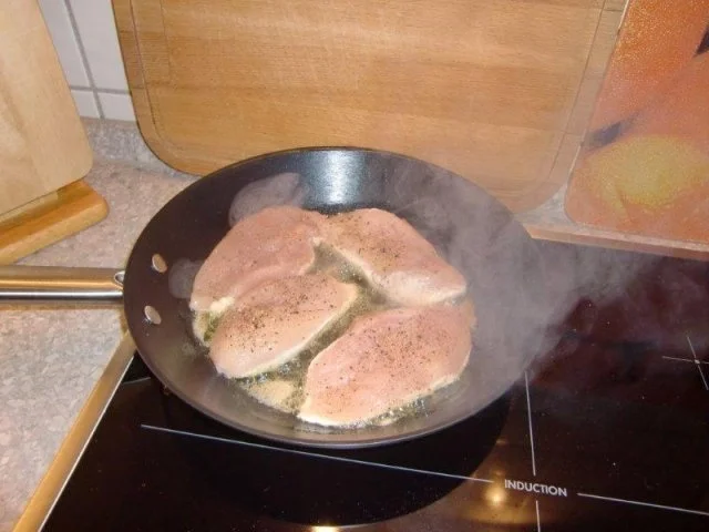 Rezept: Hähnchenbrust in Tomatensoße Bild Nr. 4 Hähnchenbrust in Tomatensoße - Rezept - Bild Nr. 4