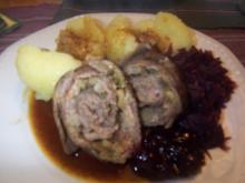 Rinderrouladen mit winterlichem Blaukraut - Rezept