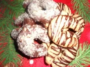 Kekse: Mandelkipferl mit Schokostreifen - Rezept