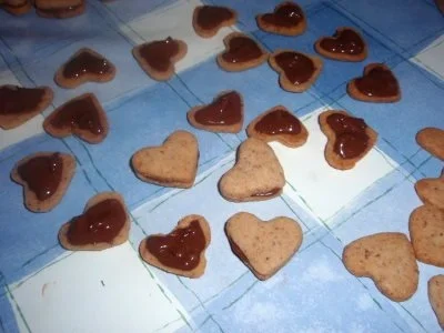 Rezept: Kekse: Walnussherzen Bild Nr. 7 Kekse: Walnussherzen - Rezept - Bild Nr. 7