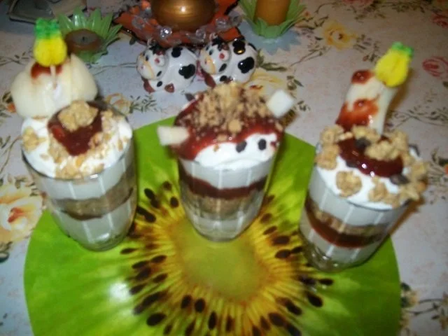 Irenes Fantasie - Quark- Dessert alles was ich noch so hatte rein ins Glas geschichtet ! - Rezept