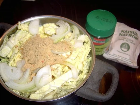 Wirsing-Zwiebel-Tomaten Bulette  -Frikadellenersatz- - Rezept - Bild Nr. 2