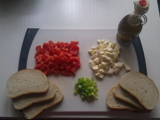 Rezept: Bruschetta mit Mozarella und Tomate Bild Nr. 2 Bruschetta mit Mozarella und Tomate - Rezept - Bild Nr. 2