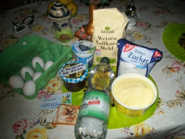 Waffeln aus Vollkornmehl mit selbstgemachter Zwetschgenmarmelade &Sahne Häubchen ! - Rezept - Bild Nr. 5