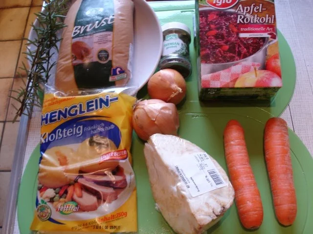 Rezept: Gänsebrust mit Rotkohl und Knödel Bild Nr. 2 Gänsebrust mit Rotkohl und Knödel - Rezept - Bild Nr. 2