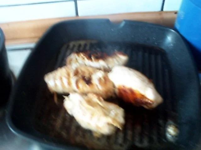 Hähnchenröllchen mit Frischkäse Mandelfüllung und Buttermörchen - Rezept - Bild Nr. 7