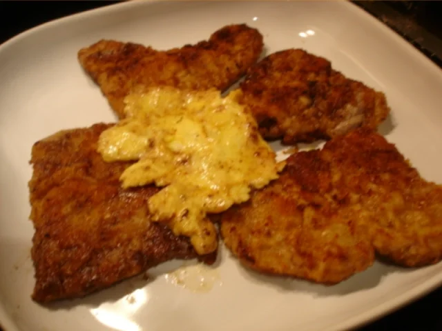 Rezept: Rosenkohl mit Mandelplättchen, Kalbsschnitzel und geschwenkten Kartoffeln Bild Nr. 15 Rosenkohl mit Mandelplättchen, Kalbsschnitzel und geschwenkten Kartoffeln - Rezept - Bild Nr. 15