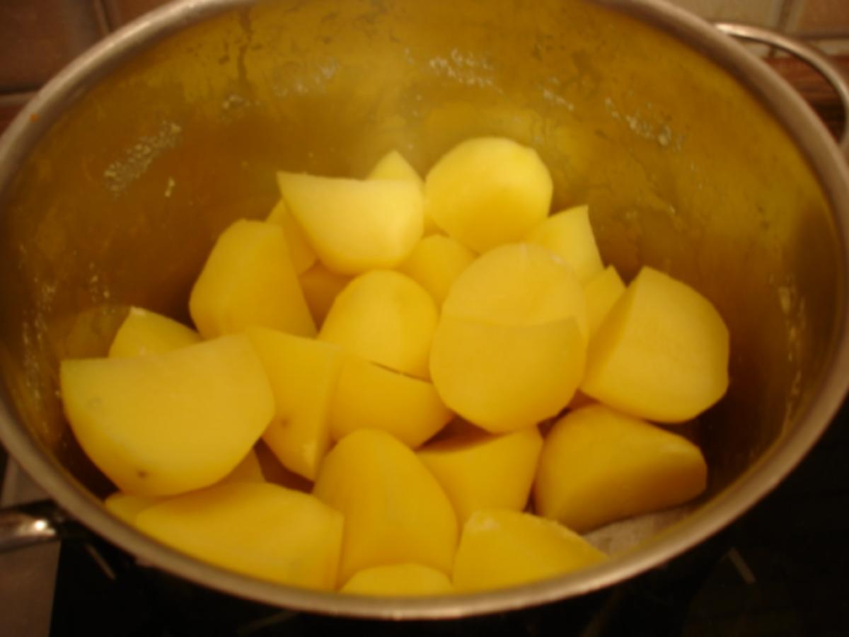 Rosenkohl mit Mandelplättchen, Kalbsschnitzel und geschwenkten Kartoffeln - Rezept - Bild Nr. 18