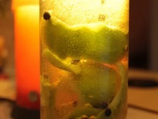 Rezept: Gewürzöl: Limetten-Ingwer-Öl Bild Nr. 4 Gewürzöl: Limetten-Ingwer-Öl - Rezept - Bild Nr. 4