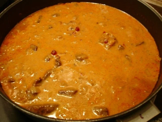 Rindergulasch mit Preiselbeeren, Apfel-Rotkohl und Schupfnudeln - Rezept - Bild Nr. 14