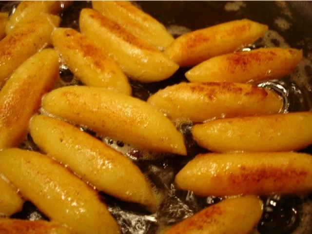 Rindergulasch mit Preiselbeeren, Apfel-Rotkohl und Schupfnudeln - Rezept - Bild Nr. 18