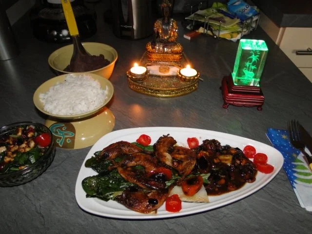 Rezept: Asiatisches Menü: Wachtelkeulen einmariniert Asiatisches Menü: Wachtelkeulen einmariniert - Rezept