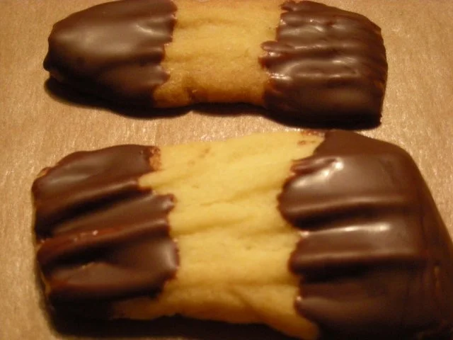 Rezept: Plätzchen " mit schwarzen Enden " Bild Nr. 9 Plätzchen " mit schwarzen Enden " - Rezept - Bild Nr. 9