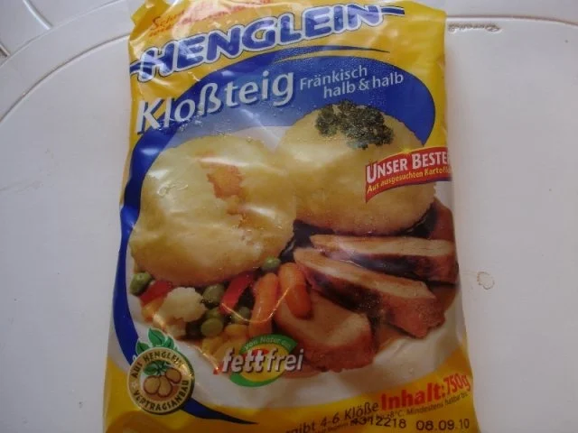 Rezept: Rindergulasch mit Knödel und Apfel-Rotkohl Bild Nr. 4 Rindergulasch mit Knödel und Apfel-Rotkohl - Rezept - Bild Nr. 4