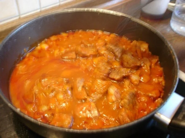 Rezept: Rindergulasch mit Knödel und Apfel-Rotkohl Bild Nr. 13 Rindergulasch mit Knödel und Apfel-Rotkohl - Rezept - Bild Nr. 13