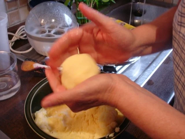 Rezept: Rindergulasch mit Knödel und Apfel-Rotkohl Bild Nr. 17 Rindergulasch mit Knödel und Apfel-Rotkohl - Rezept - Bild Nr. 17