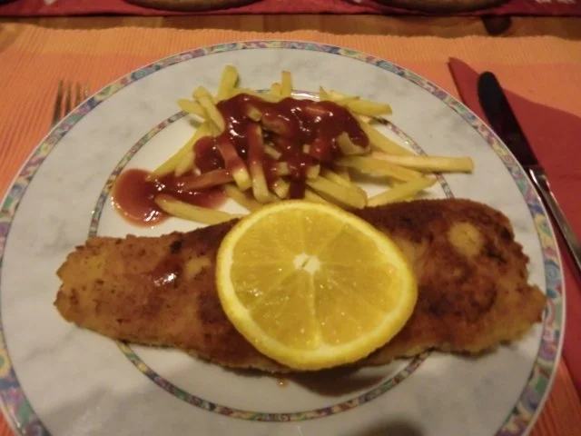 Rezept: Putenschnitzel in Parmesanpanade mit Pommes Bild Nr. 3 Putenschnitzel in Parmesanpanade mit Pommes - Rezept - Bild Nr. 3