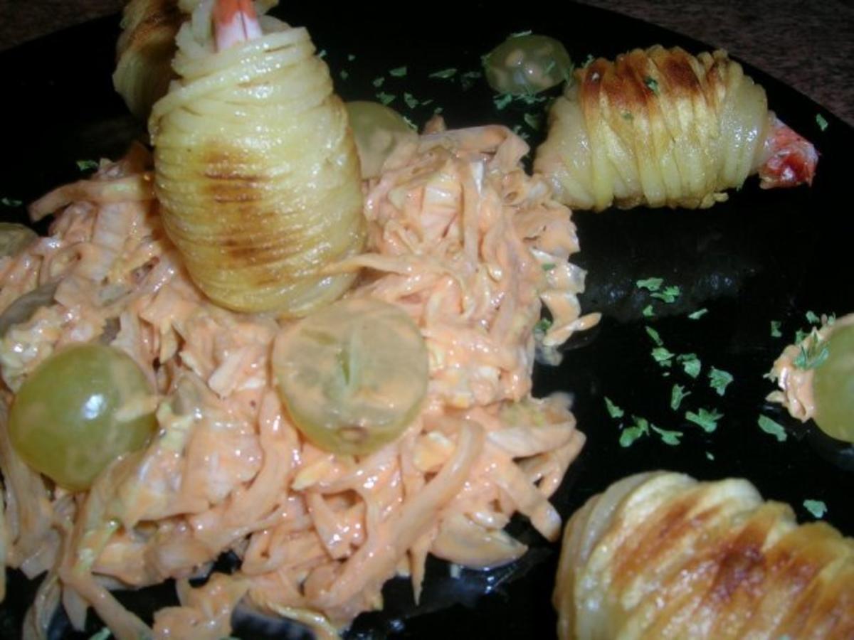 Garnelen im Kartoffelmantel auf Cocktailsaucen-Salat (kleines Entrée) - Rezept - Bild Nr. 3