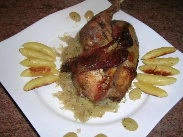 Rezept: Wildfasan auf Sekt-Sauerkraut mit Weintrauben und Schupfnudeln (unser Nikolaus-Essen) Bild Nr. 2 Wildfasan auf Sekt-Sauerkraut mit Weintrauben und Schupfnudeln (unser Nikolaus-Essen) - Rezept - Bild Nr. 2