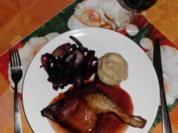"Gepunschte" Entenkeule an Schalotten-Aronia-Gemüse und Lebkuchenknödel - Rezept