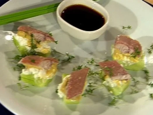 Rezept: Friesen-Sushi mit Räucheraal (Männer) Friesen-Sushi mit Räucheraal (Männer) - Rezept
