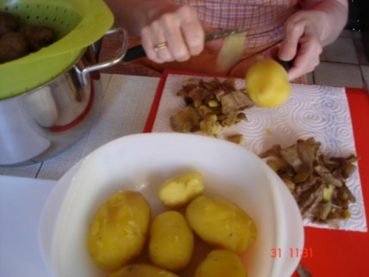Bratkartoffeln mit Sülze und Chinakohlsalat - Rezept - Bild Nr. 6