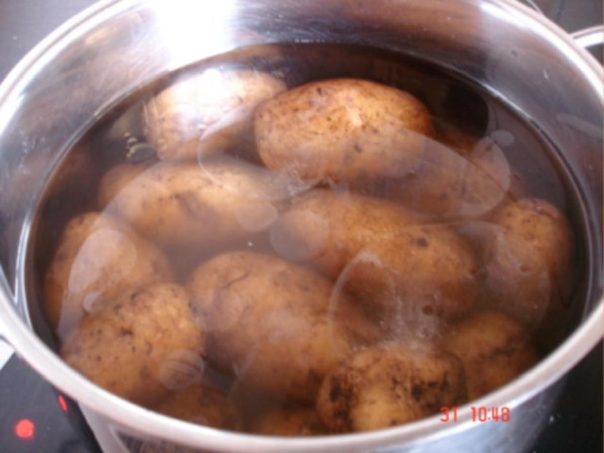 Bratkartoffeln mit Sülze und Chinakohlsalat - Rezept - Bild Nr. 4