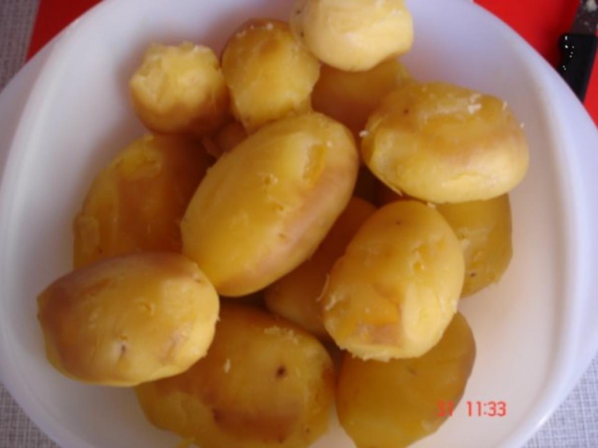 Bratkartoffeln mit Sülze und Chinakohlsalat - Rezept - Bild Nr. 5