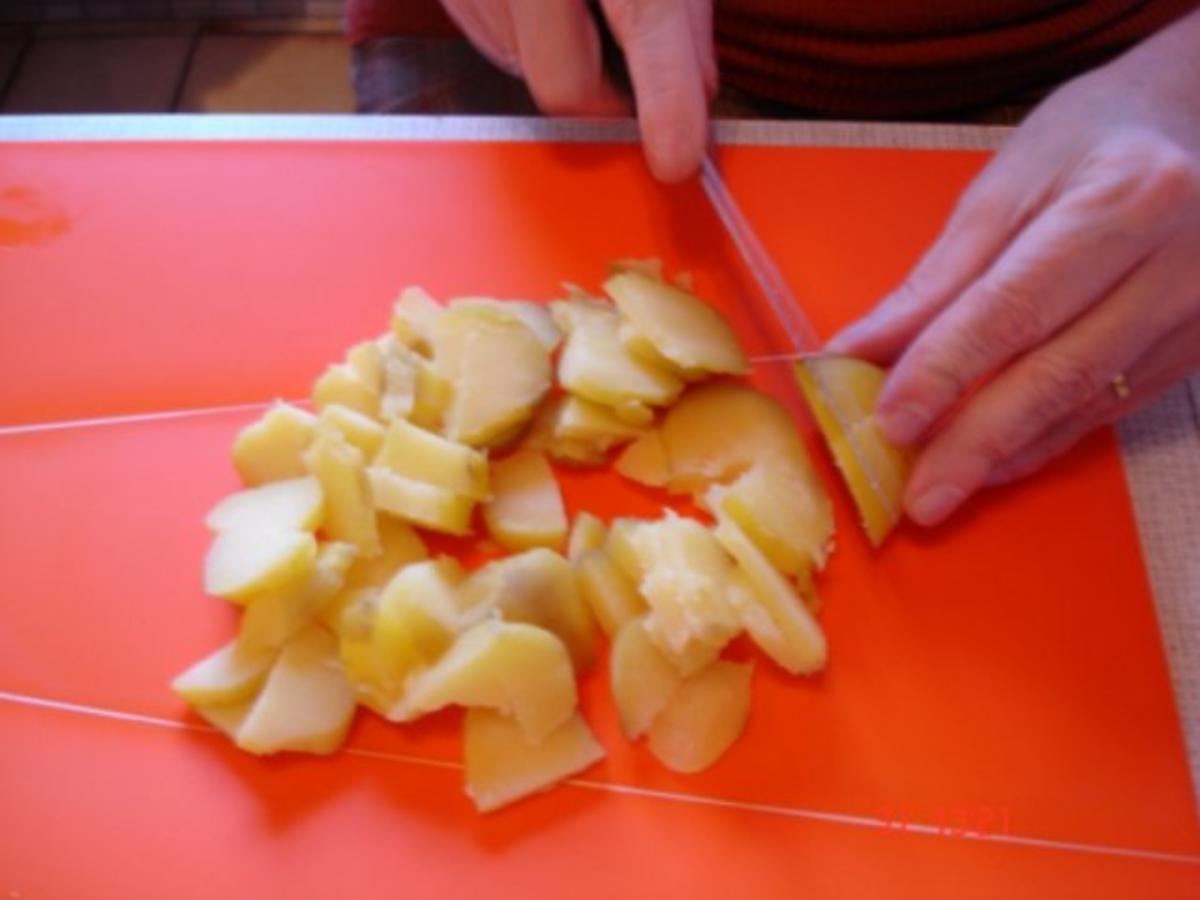 Bratkartoffeln mit Sülze und Chinakohlsalat - Rezept - Bild Nr. 7