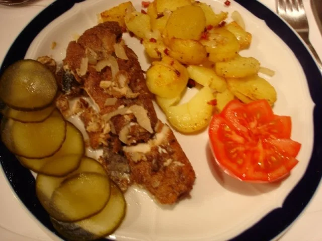 Rezept: Bratkartoffeln mit Bratheringfilets Bratkartoffeln mit Bratheringfilets - Rezept