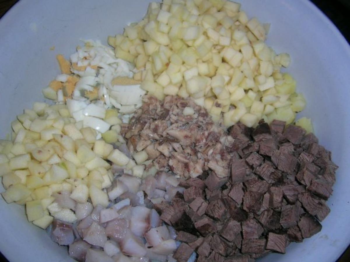 Weihnachtlicher Heringsalat nach alter Familientradition - einfach ...